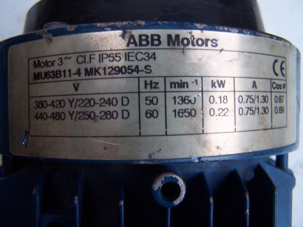 Motoréducteur ABB triphasé 0,18 Kw sortie 68 t/mn