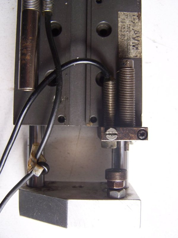 Manipulateur compact pneumatique AVM Ref 3022214