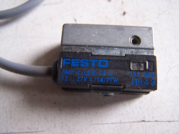 Détecteur de position FESTO SME 1 LED 24 B