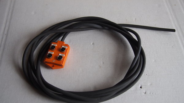 a) Répartiteur connection LUMBERG ASB4  5/4 cable 4,4 m