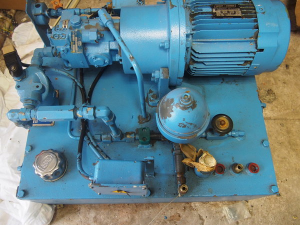 Groupe hydraulique PETRODYNE moteur LEROY pompe DENISON