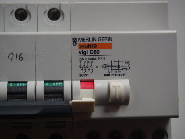 Disjoncteur Tétrapolaire MERLIN C60N C16 + Vigi C60 30mA