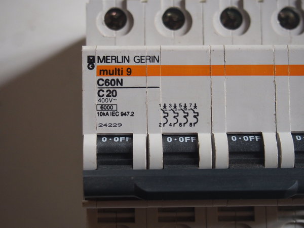 Disjoncteur Tétrapolaire MERLIN C60N C20 24229