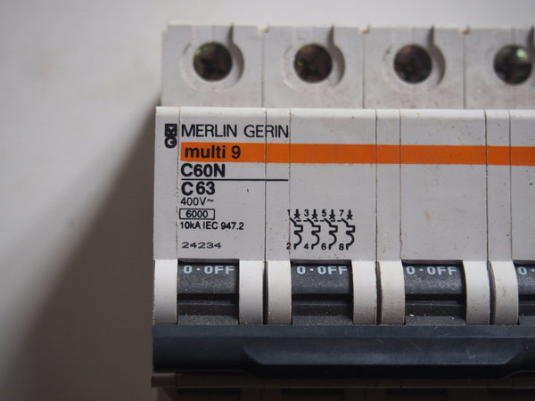 Disjoncteur Tétrapolaire MERLIN C60N C63 24234